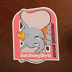 Annual passholder Dumbo magnet Disney World